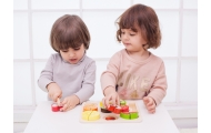 CLASSIC WORLD Montessori Fruit Cutting Set with Velcro 20 pcs.