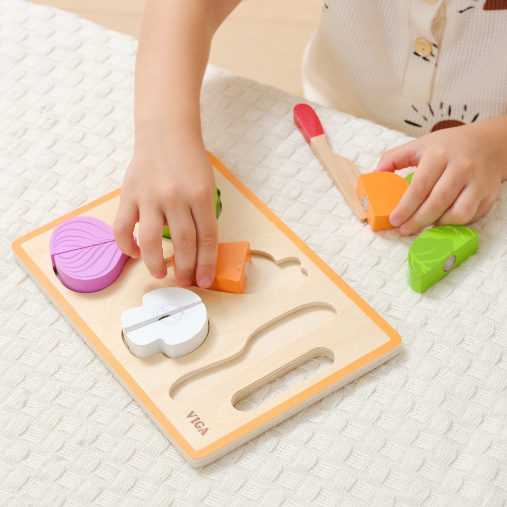Medinė dėlionė VIGA Montessori Daržovių pjaustymas-Žaislai, Profesijos, buities žaislai, Dėlionės, Dėlionės patiems mažiausiems,