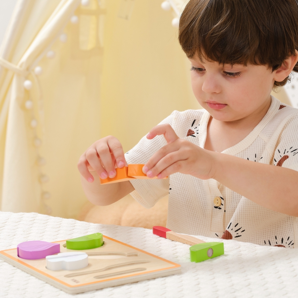 Medinė dėlionė VIGA Montessori Daržovių pjaustymas-Žaislai, Profesijos, buities žaislai, Dėlionės, Dėlionės patiems mažiausiems,
