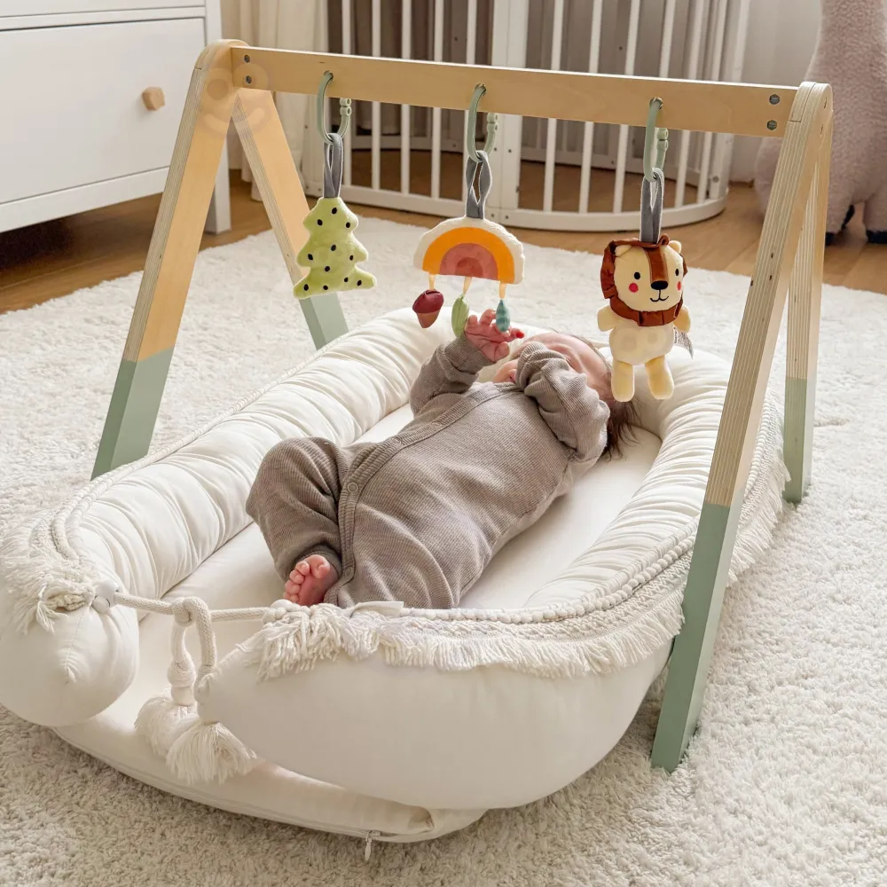 Kūdikių lavinamasis stovas TOOKY TOY 3 pakabinami žaisliukai-Žaislai, Kūdikiams, Lavinamieji kilimėliai-e-vaikas