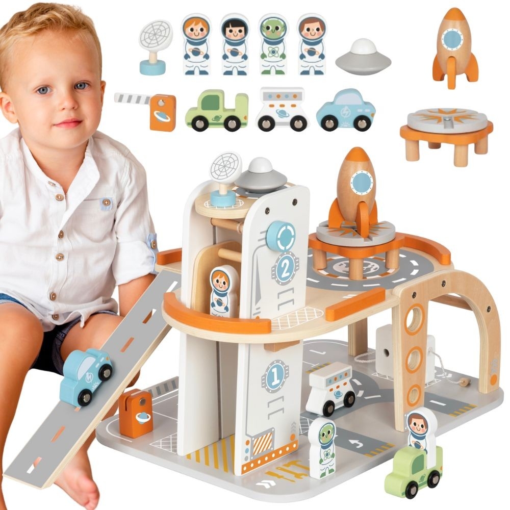 Medinė kosmoso stoties automobilių stovėjimo aikštelė TOOKY TOY