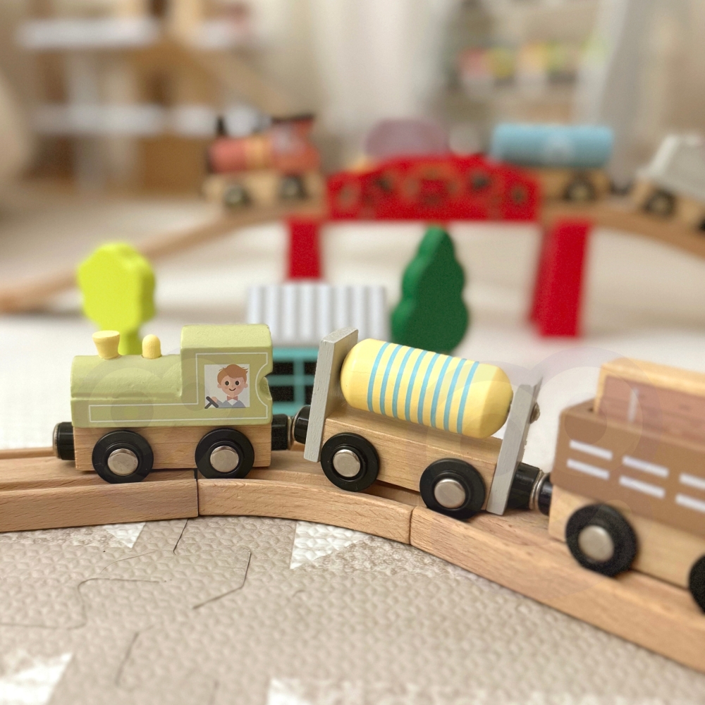 Mediniai traukinio vagonėliai su magneto TOOKY TOY-Žaislai, Auto ir transporto žaislai, Traukiniai-e-vaikas