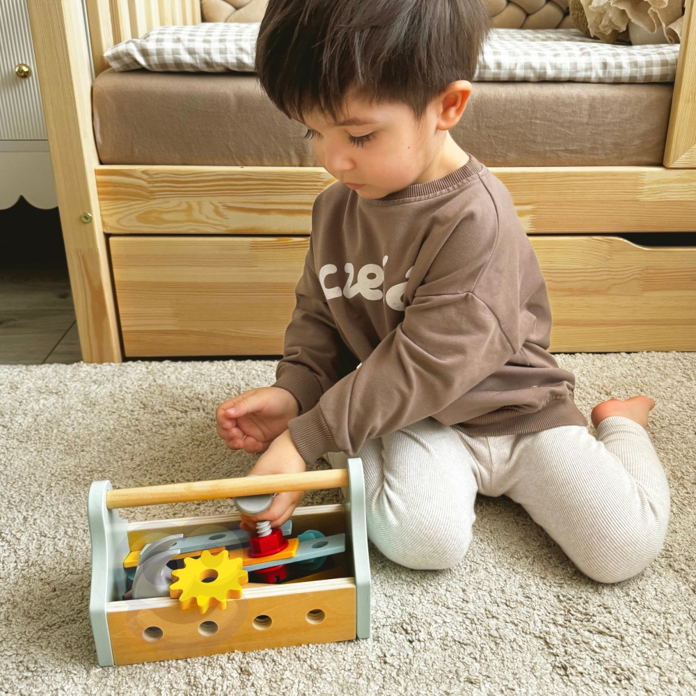 TOOKY TOY Medinė įrankių dėžė 18 el.
