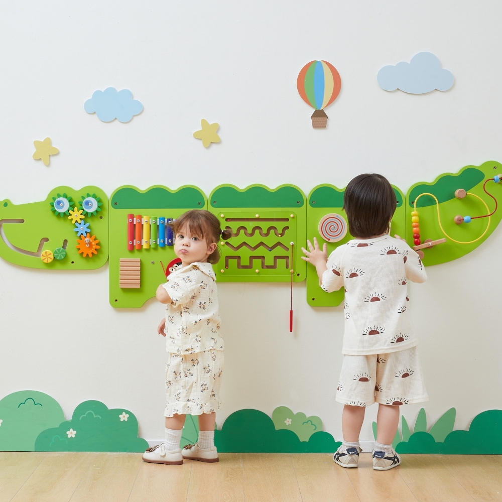 VIGA Crocodile Manipulative Sensory Board FSC Montessori Certificate