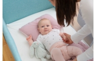 Kelioninė lovytė-maniežas Caretero BASIC PLUS, Graphite-Miegui, Maniežai-e-vaikas