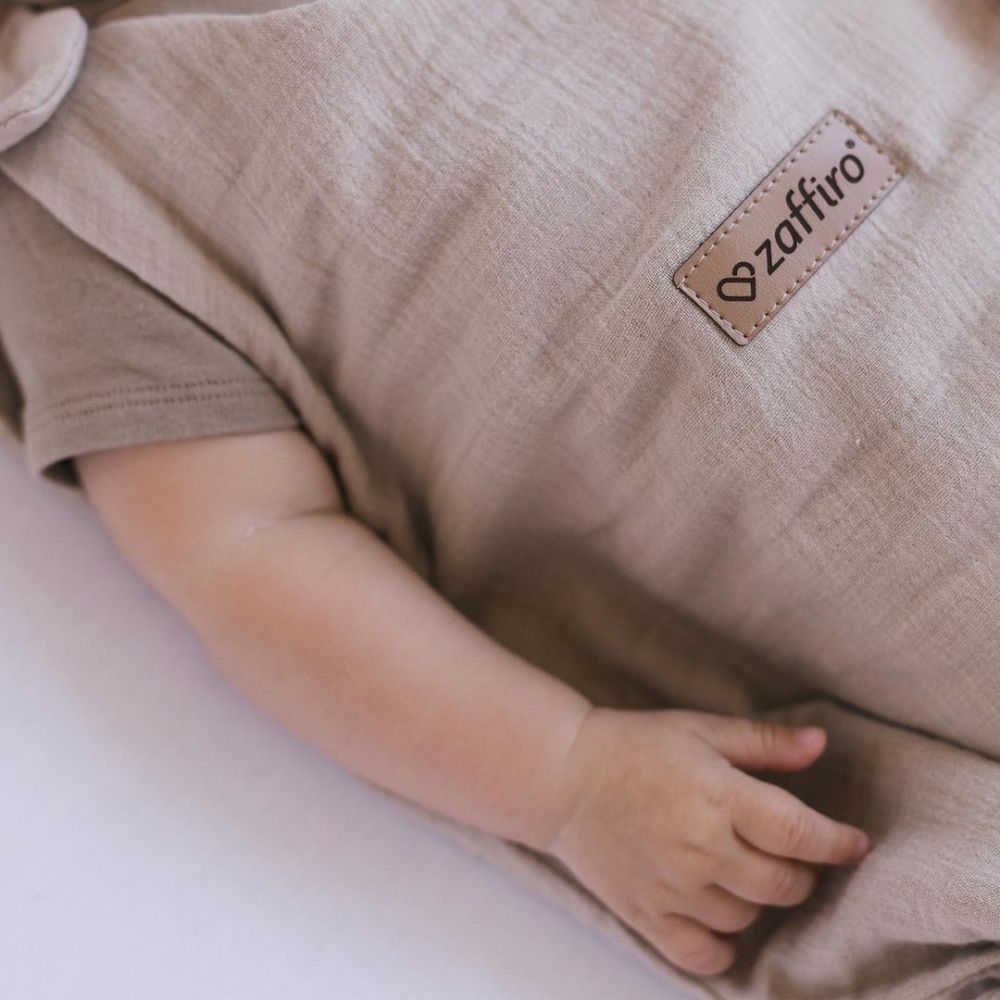 Muslino miegmaišis 1,5 TOG „Malaga“ 6–12 mėn. smėlio spalvos-Miegui, Vokeliai, miegmaišiukai-e-vaikas