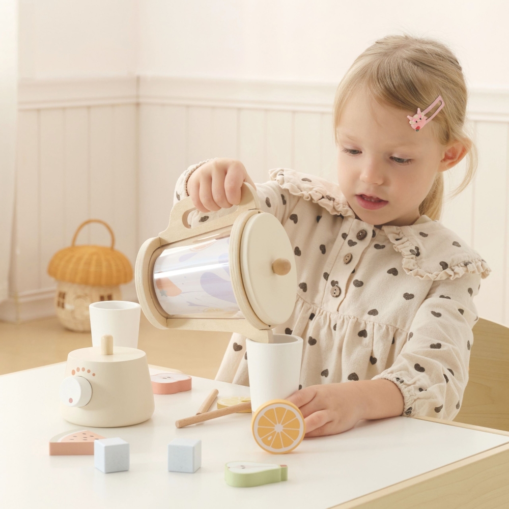 Medinis maišytuvo rinkinys TOOKY TOY su priedais – 18 dalių rinkinys-Žaislai, Profesijos, buities žaislai, Mediniai, Mažiesiems 