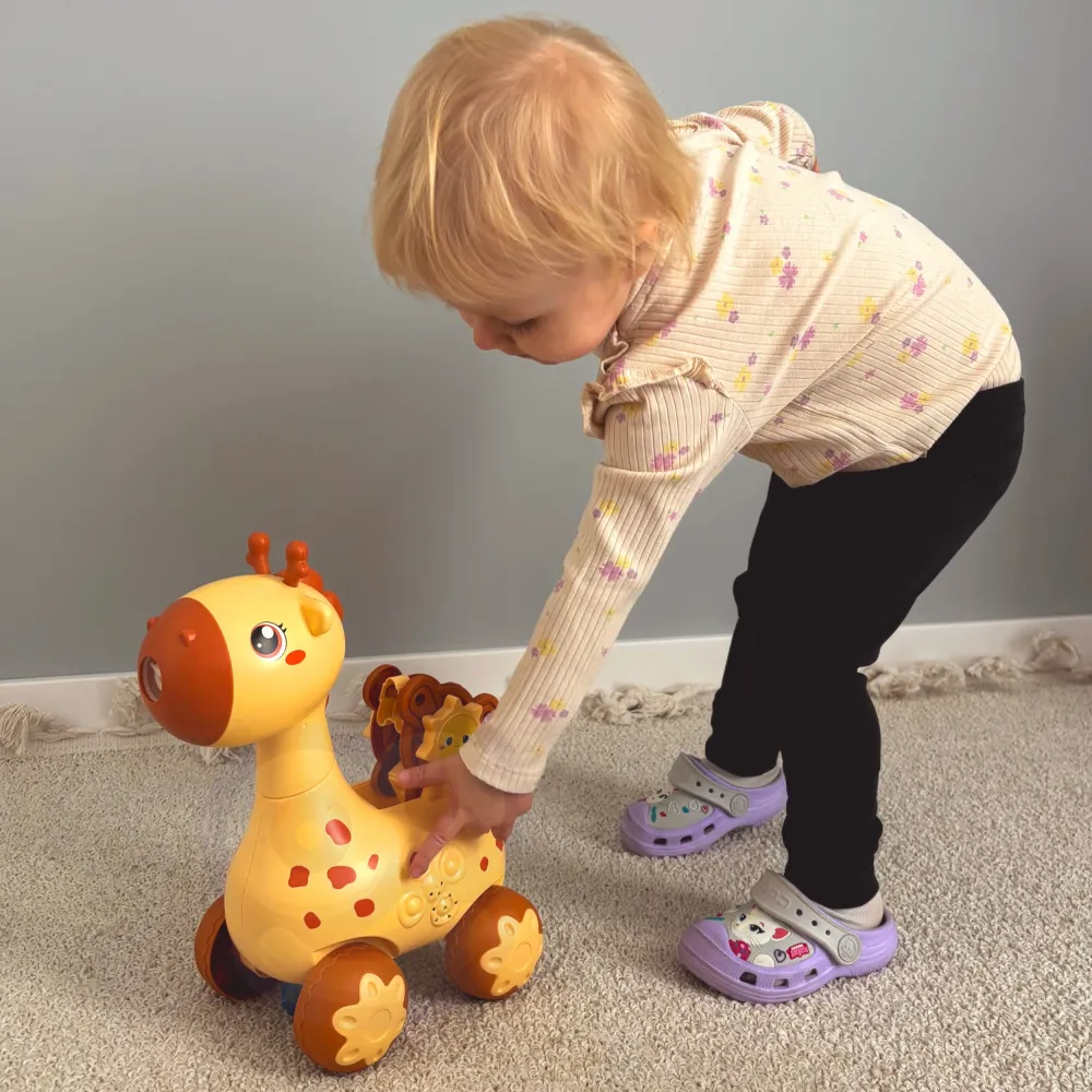 WOOPIE Giraffe Pusher 2-in-1 Bubble Machine for Kids 