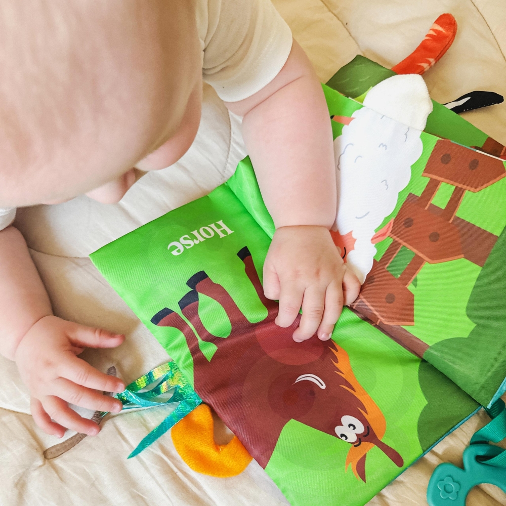 Minkšta knygelė iš audinio WOOPIE BABY Gyvūnų uodegėlės-LEKER-e-vaikas