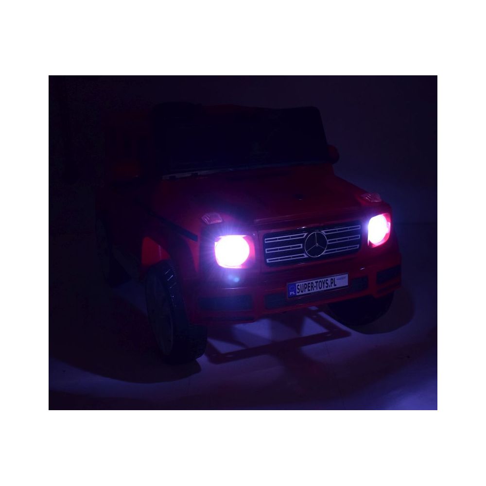 „MERCEDES G500“ SU AKUMULIATORIUMI, MINKŠTOS EVA RATAI, MINKŠTA SĖDYNĖ, LAKUOTAS, VISOS PAPILDOMOS FUNKCIJOS / JJ2077