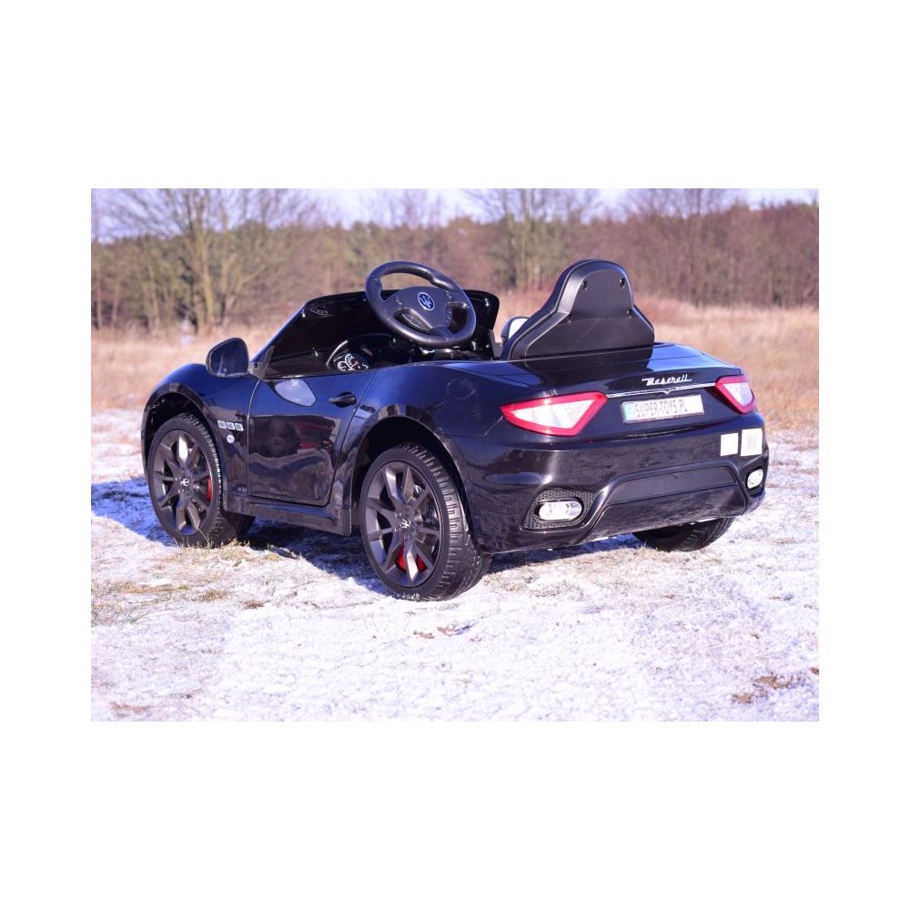 MASERATI GRANCABRIO MY18 Z AMORTYZATORAMI, PILOT, PANEL, RADIO FM, BLUETOOTH/S302