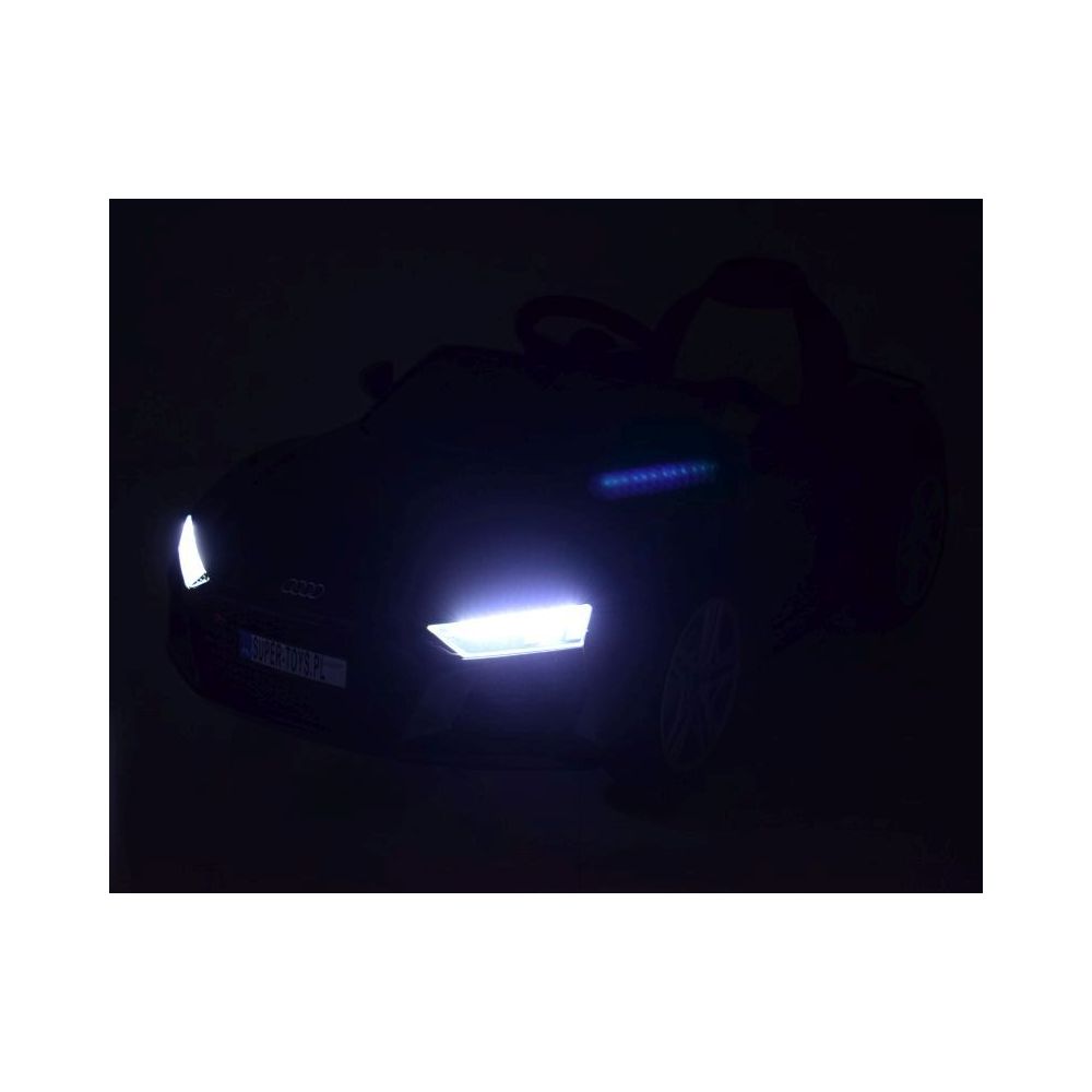 „Audi R8 Spyder“ su akumuliatoriumi – „Super“ versija / A300