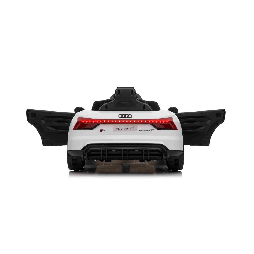 „Audi RS E-TRON GT“ elektromobilis, minkštos ratų padangos, minkšta sėdynė, puiki kokybė / QLS6888
