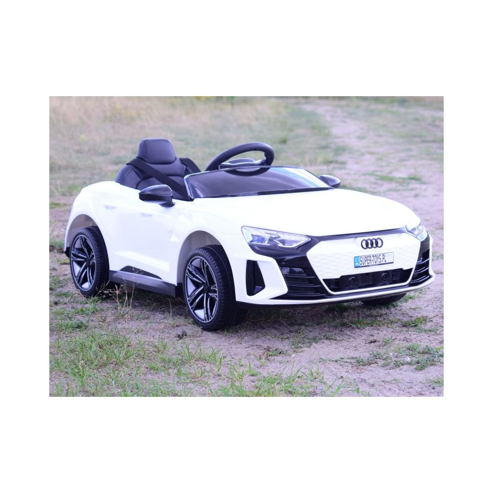 AUTO NA AKUMULATOR AUDI RS E-TRON GT , MIĘKKIE KOŁA, MIEKKIE SIEDZENIE, SUPER JAKOSĆ/QLS6888