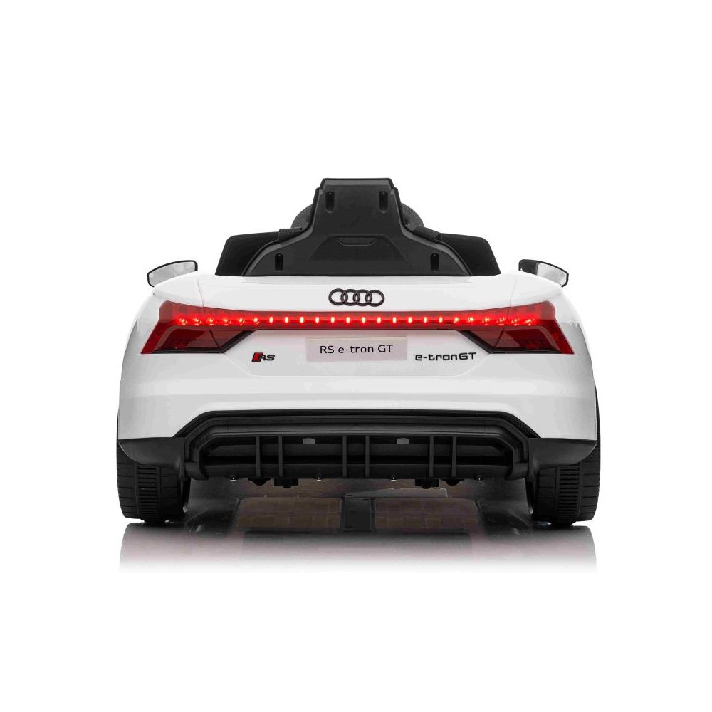 „Audi RS E-TRON GT“ elektromobilis, minkštos ratų padangos, minkšta sėdynė, puiki kokybė / QLS6888