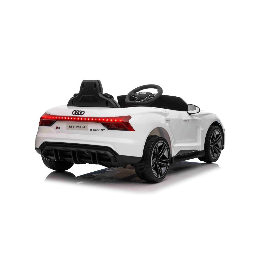 „Audi RS E-TRON GT“ elektromobilis, minkštos ratų padangos, minkšta sėdynė, puiki kokybė / QLS6888