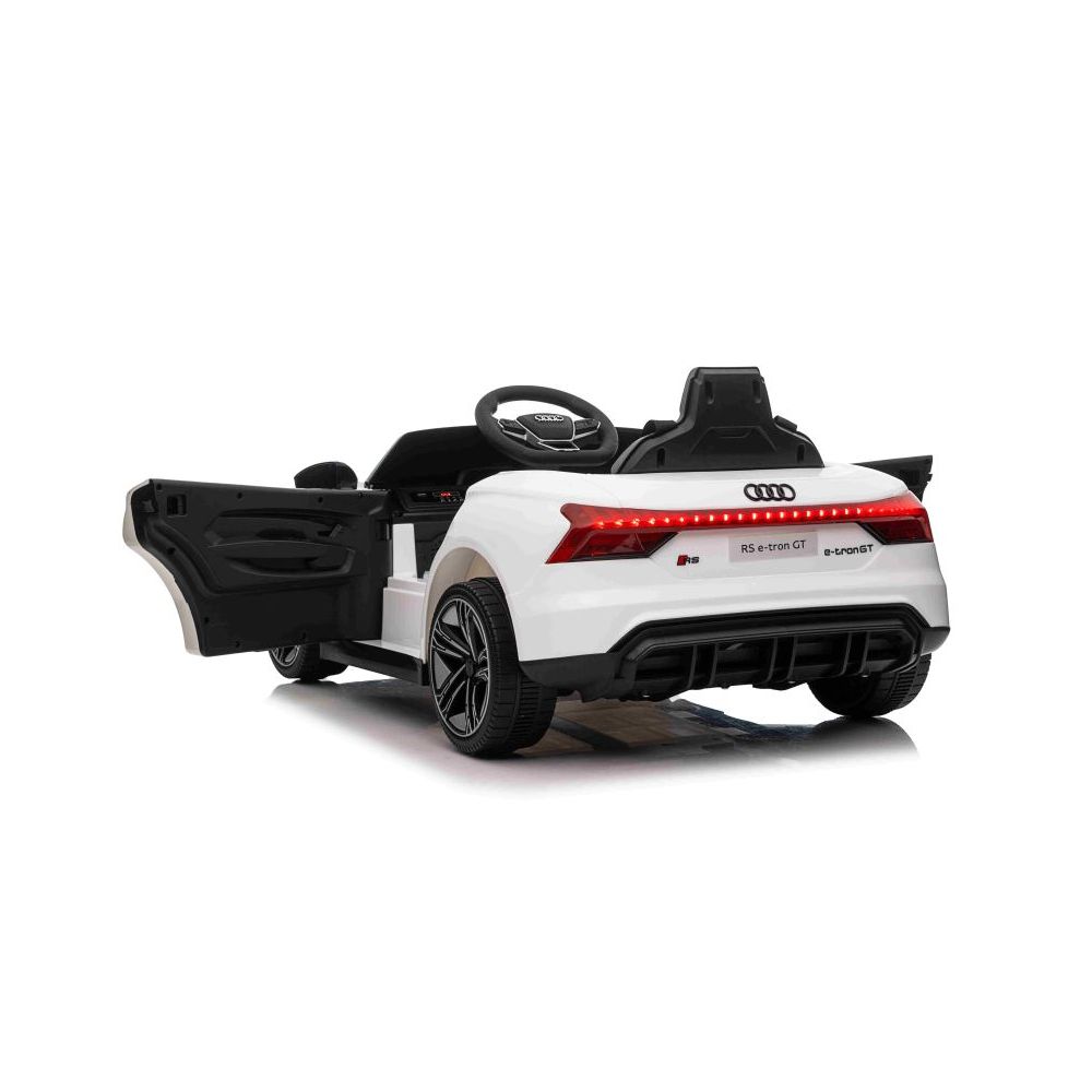 „Audi RS E-TRON GT“ elektromobilis, minkštos ratų padangos, minkšta sėdynė, puiki kokybė / QLS6888
