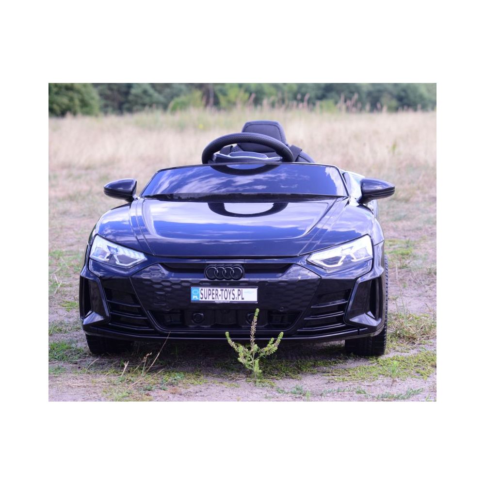 „Audi RS E-TRON GT“ elektromobilis, minkštos ratų padangos, minkšta sėdynė, puiki kokybė / QLS6888