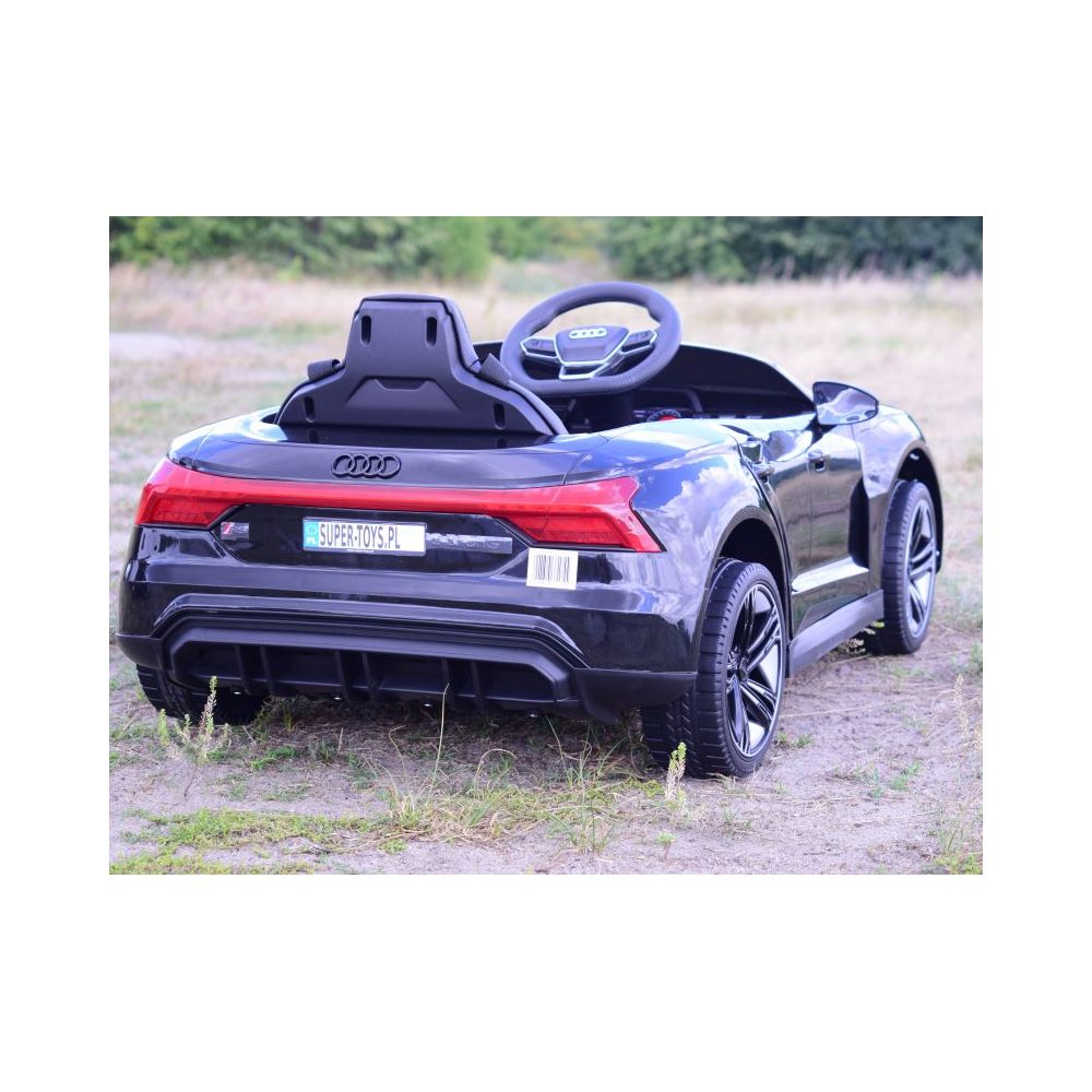 AUTO NA AKUMULATOR AUDI RS E-TRON GT , MIĘKKIE KOŁA, MIEKKIE SIEDZENIE, SUPER JAKOSĆ/QLS6888