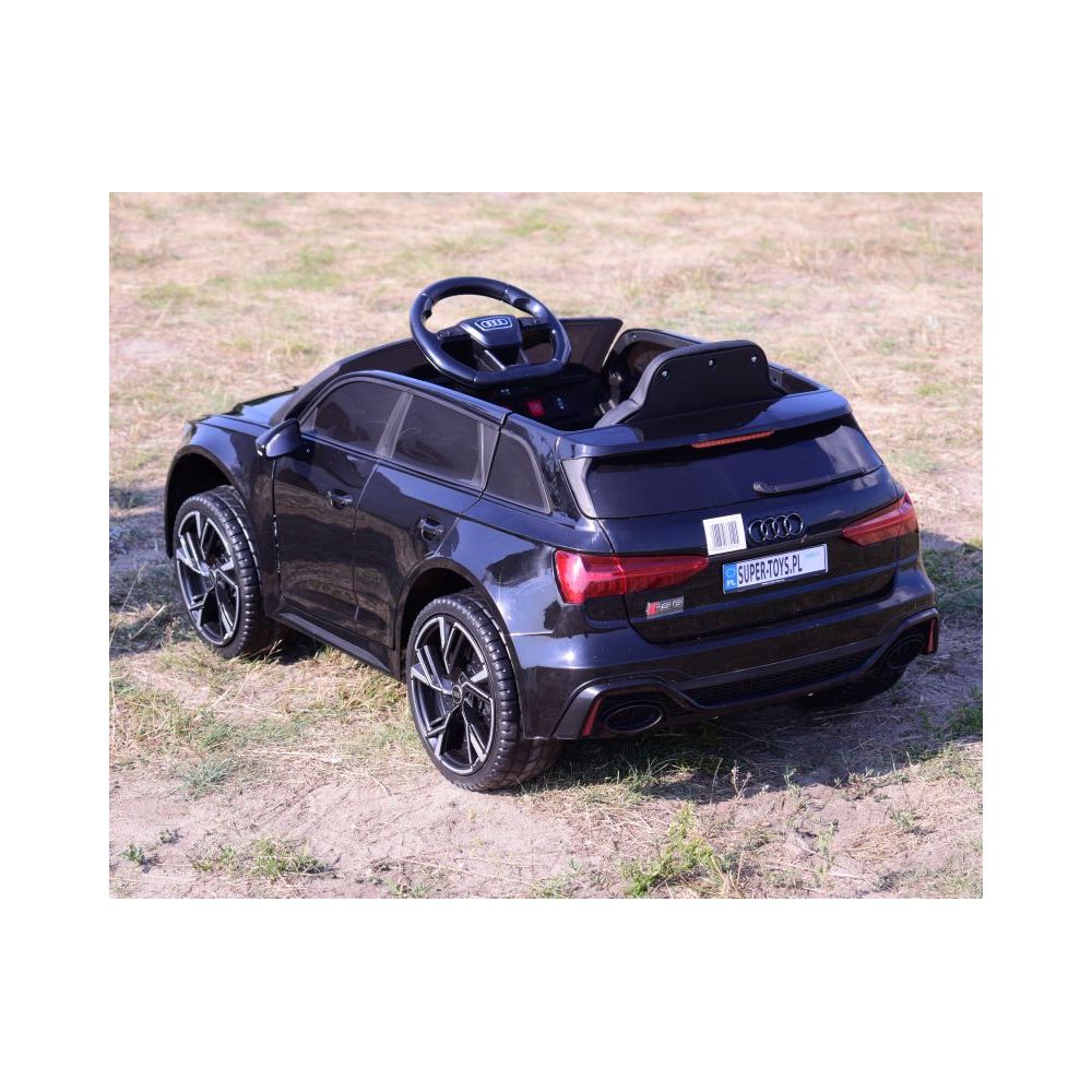 ORIGINALUS „AUDI“ RS 6 ELECTRIC SU VISU KOMPLEKTU / BRD-2118