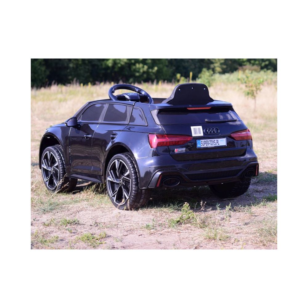 ORIGINALUS „AUDI“ RS 6 ELECTRIC SU VISU KOMPLEKTU / BRD-2118