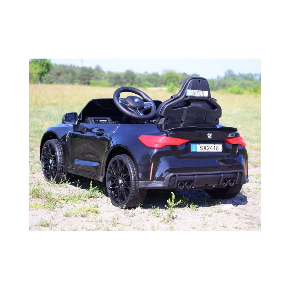 ORIGINALUS „BMW M4“, MINKŠTI RATAI, MINKŠTA SĖDYNĖ, VISOS PAPILDOMOS FUNKCIJOS/SX2418