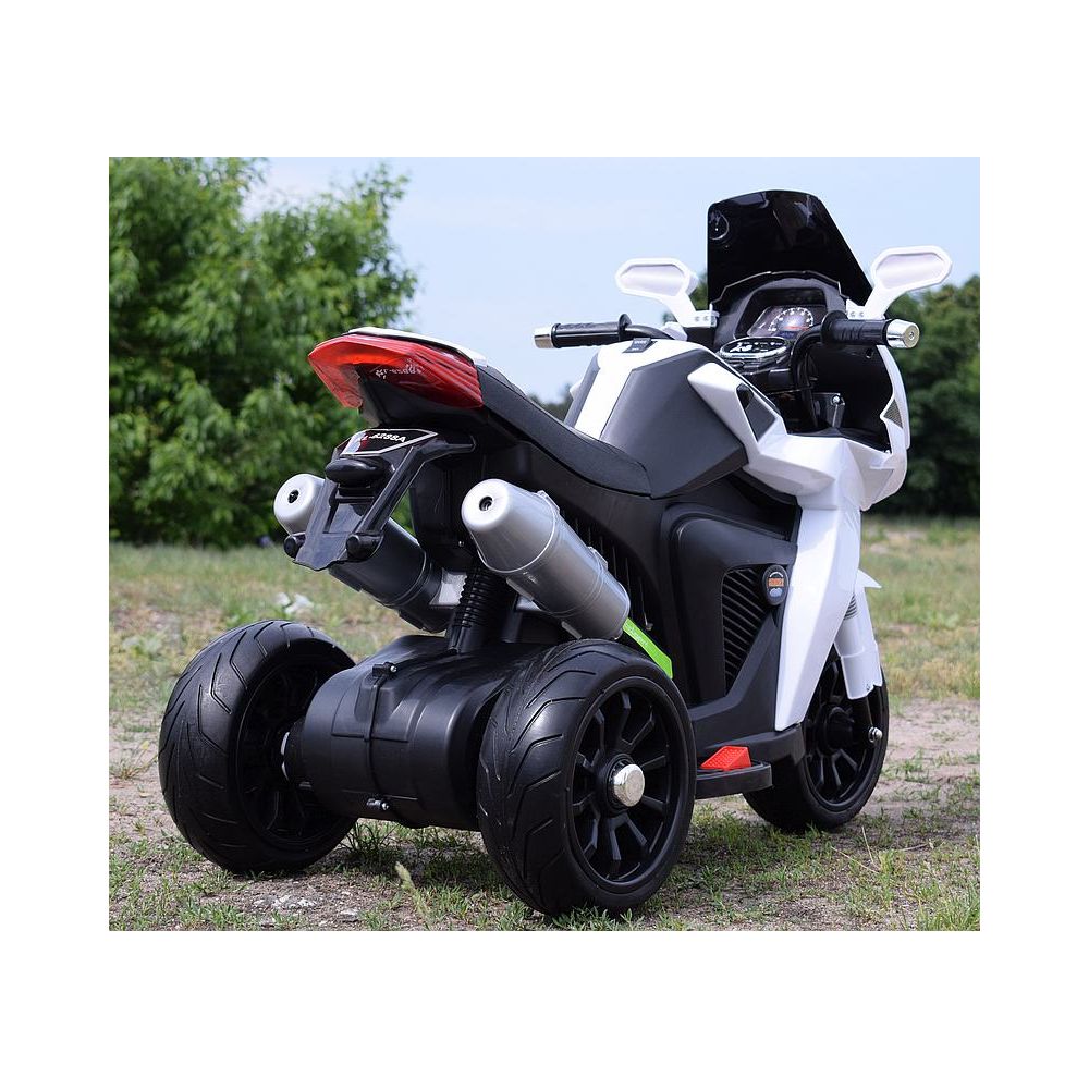 DUŻY MOTOR ŚCIGACZ Z SYMULACJĄ WYDECHU, MIĘKKIE KOŁA STRONG 2 EXCLUSIVE/6288A