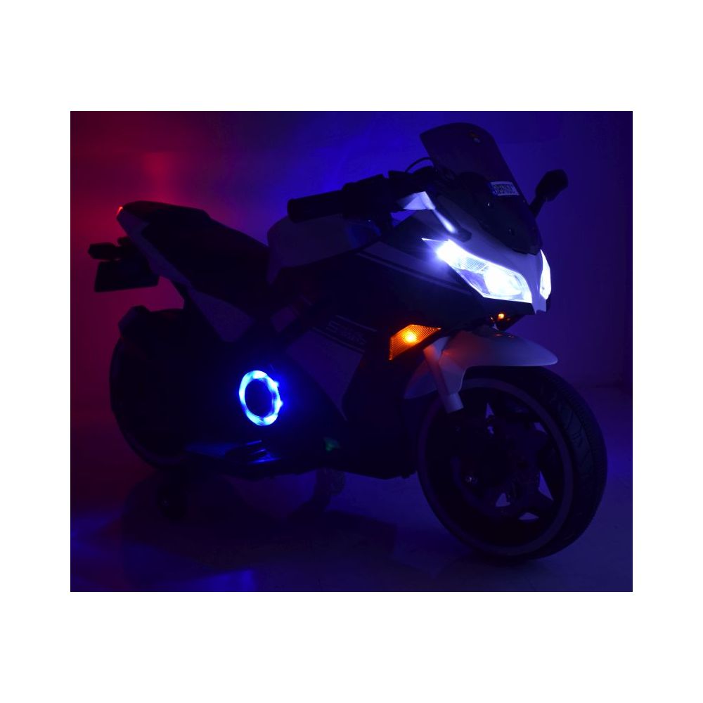 MEGA MOTOR ŚCIGACZ STRONG 2 EXCLUSIVE, ŚWIECĄCE KOŁA, GAZ W MANETCE, HAMULEC/DLS07