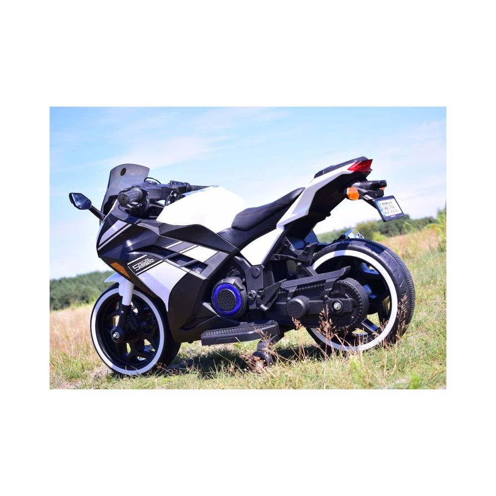 MEGA MOTOR ŚCIGACZ STRONG 2 EXCLUSIVE, ŚWIECĄCE KOŁA, GAZ W MANETCE, HAMULEC/DLS07