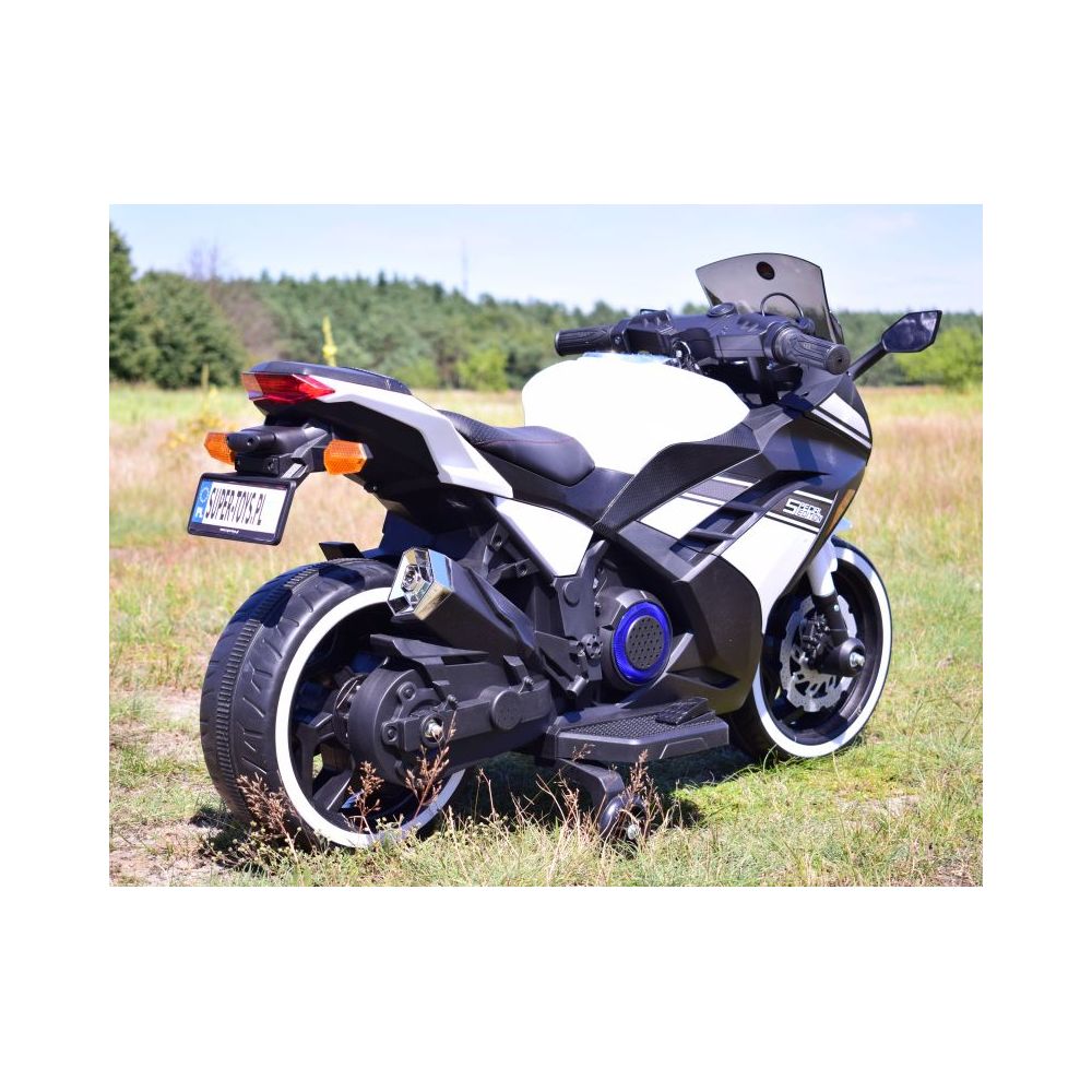 MEGA MOTOR LENKTYNIŲ MOTOCIKLAS STRONG 2 EXCLUSIVE, ŠVIESANČIOS RATAI, AKCELERATORIUS ANT RANKENĖLĖS, STABDYS/DLS07