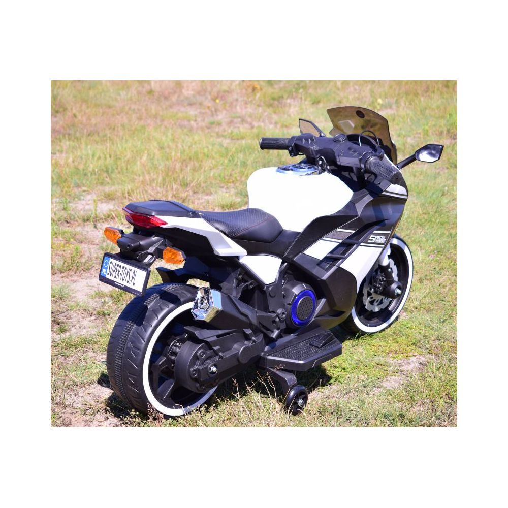 MEGA MOTOR ŚCIGACZ STRONG 2 EXCLUSIVE, ŚWIECĄCE KOŁA, GAZ W MANETCE, HAMULEC/DLS07