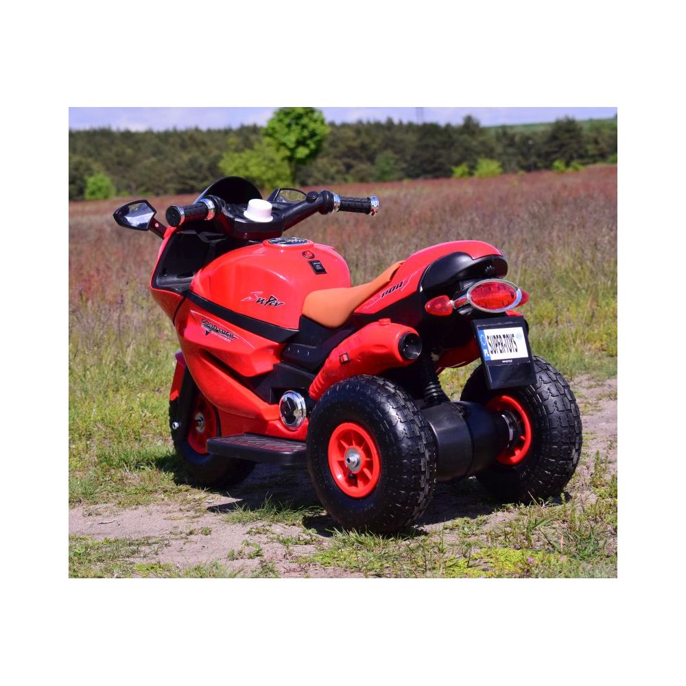 SUPER ŚCIGACZ MOTOR SPORT - POMPOWANE KOŁA, PILOT, IMITACJA WYDECHU,/HZBB1188
