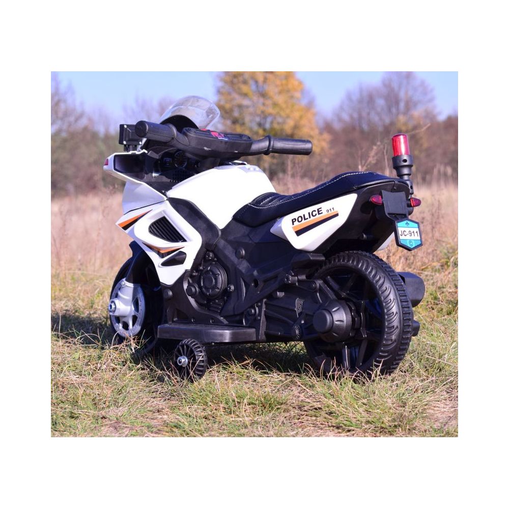 PIRMASIS POLICIJOS MOTOCIKLAS SU ŠVIESOS SIGNALU – MAŽYLIUI / JC-911