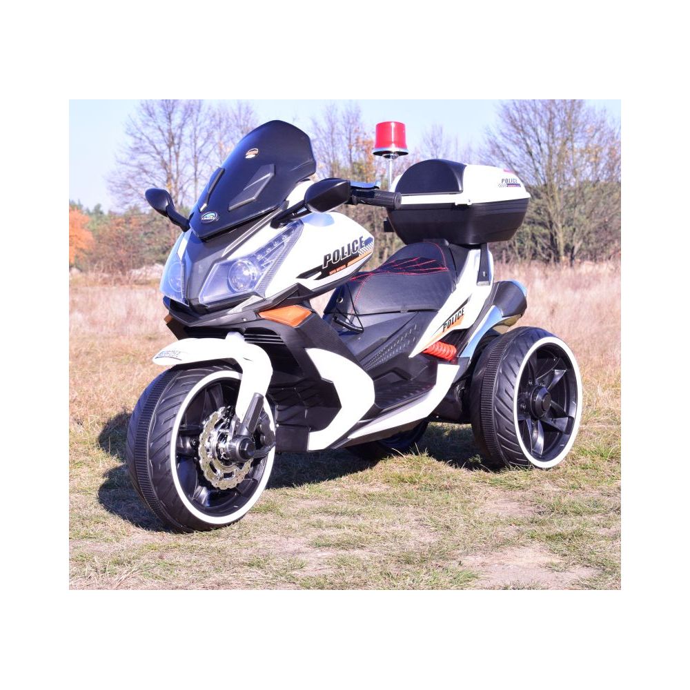 MILŽINIŠKAS POLICIJOS MOTOCIKLAS, SIRENOS GARSAS, MEGAFONAS, ŠVIESOS SIGNALAS, MINKŠTA SĖDYNĖ, AKCELERATORIUS/AK550