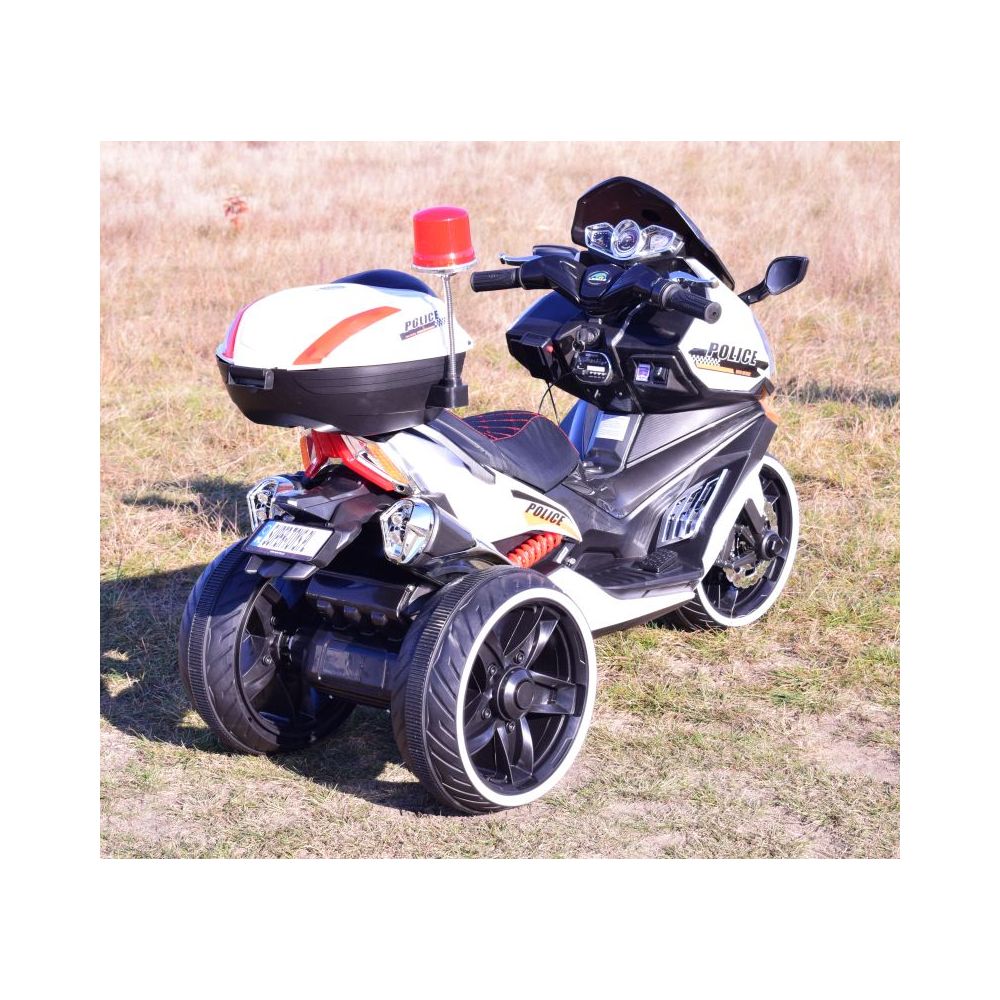 MILŽINIŠKAS POLICIJOS MOTOCIKLAS, SIRENOS GARSAS, MEGAFONAS, ŠVIESOS SIGNALAS, MINKŠTA SĖDYNĖ, AKCELERATORIUS/AK550