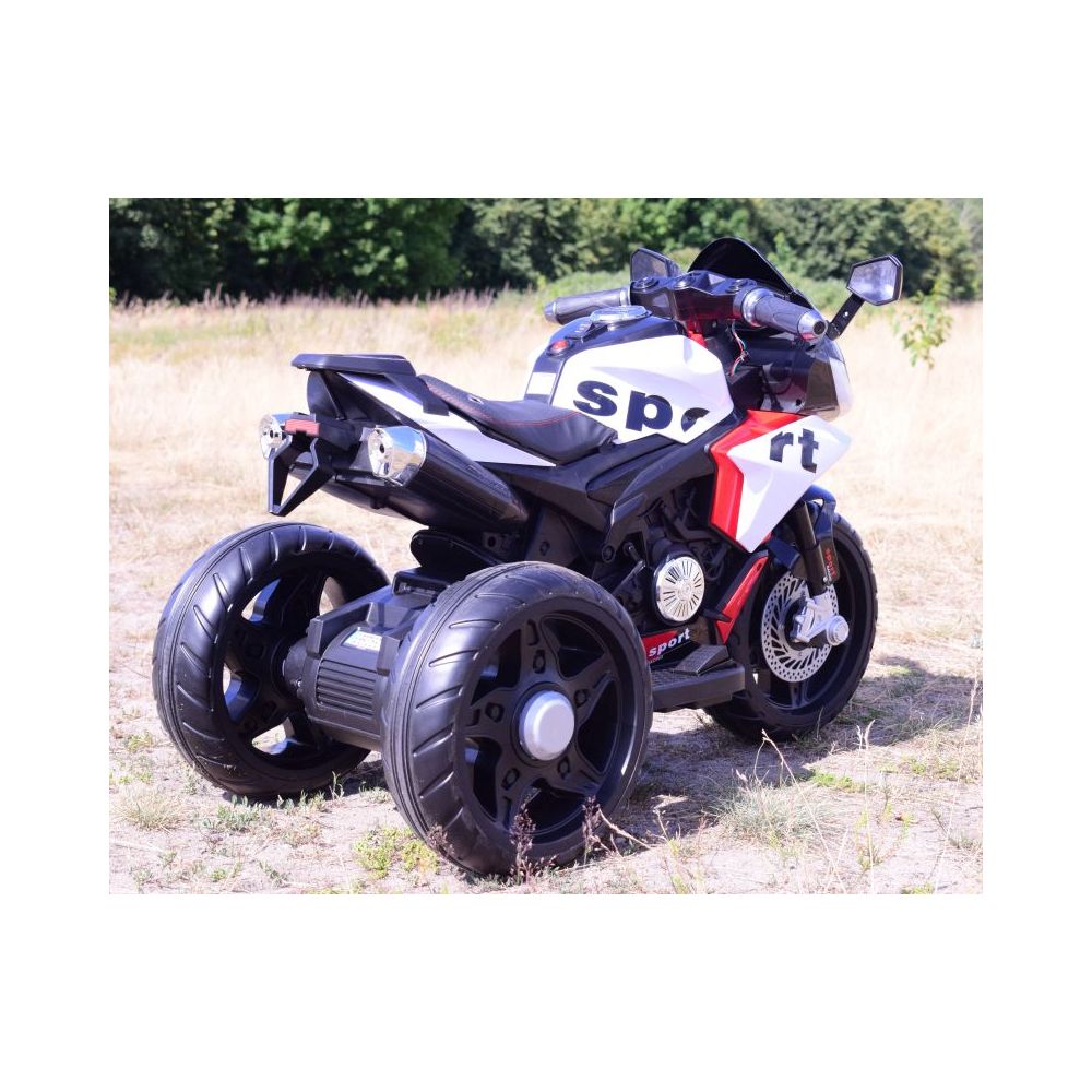 MEGA MOTOR 3 KOŁOWY SPORT, DWA SILNIKI , MIĘKKIE KOŁA, MIĘKKIE SIEDZENIE, GAZ W MANETCE/FB6886