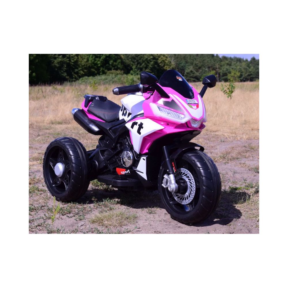 „MEGA MOTOR“ 3 RATŲ SPORTINIS, DU VARIKLIAI, MINKŠTI RATAI, MINKŠTA SĖDYNĖ, AKCELERATORIUS RANKENĖJE/FB6886