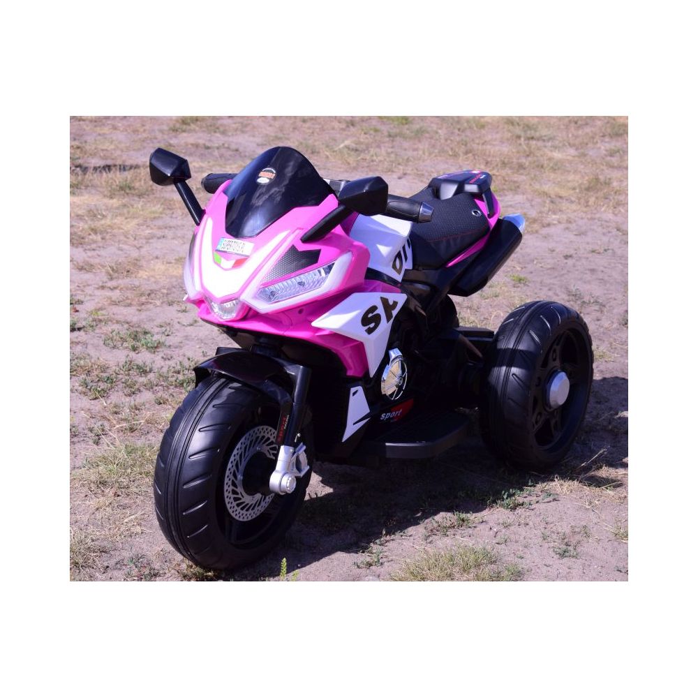 „MEGA MOTOR“ 3 RATŲ SPORTINIS, DU VARIKLIAI, MINKŠTI RATAI, MINKŠTA SĖDYNĖ, AKCELERATORIUS RANKENĖJE/FB6886