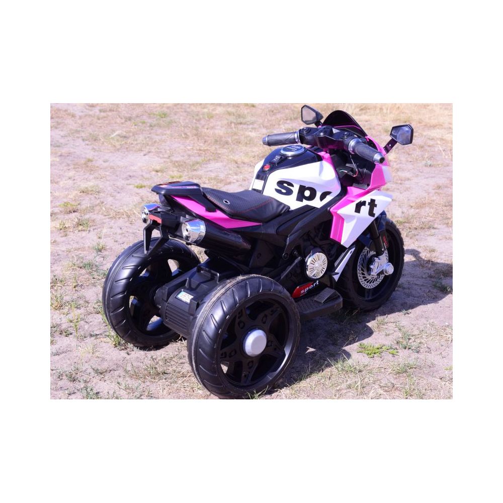 „MEGA MOTOR“ 3 RATŲ SPORTINIS, DU VARIKLIAI, MINKŠTI RATAI, MINKŠTA SĖDYNĖ, AKCELERATORIUS RANKENĖJE/FB6886