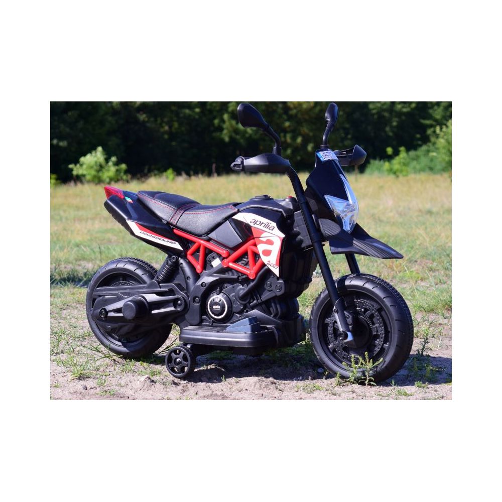 ORIGINALUS PIRMASIS „APRILIA DORSODURO 900“ SU AKUMULIATORIUMI/A017