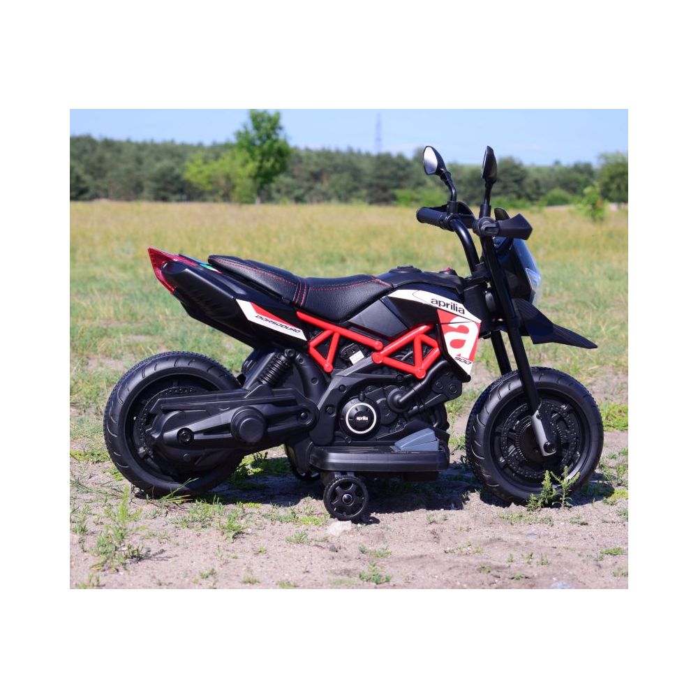 ORIGINALUS PIRMASIS „APRILIA DORSODURO 900“ SU AKUMULIATORIUMI/A017