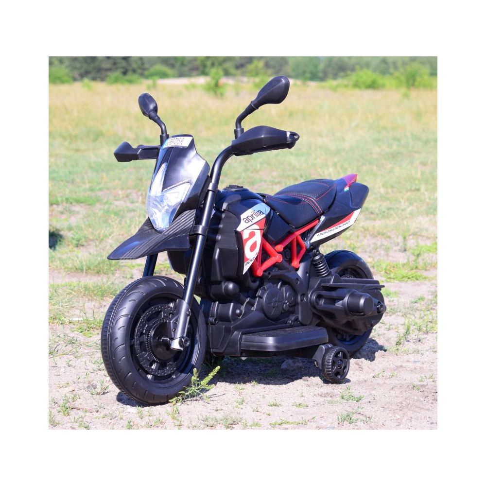ORIGINALUS PIRMASIS „APRILIA DORSODURO 900“ SU AKUMULIATORIUMI/A017