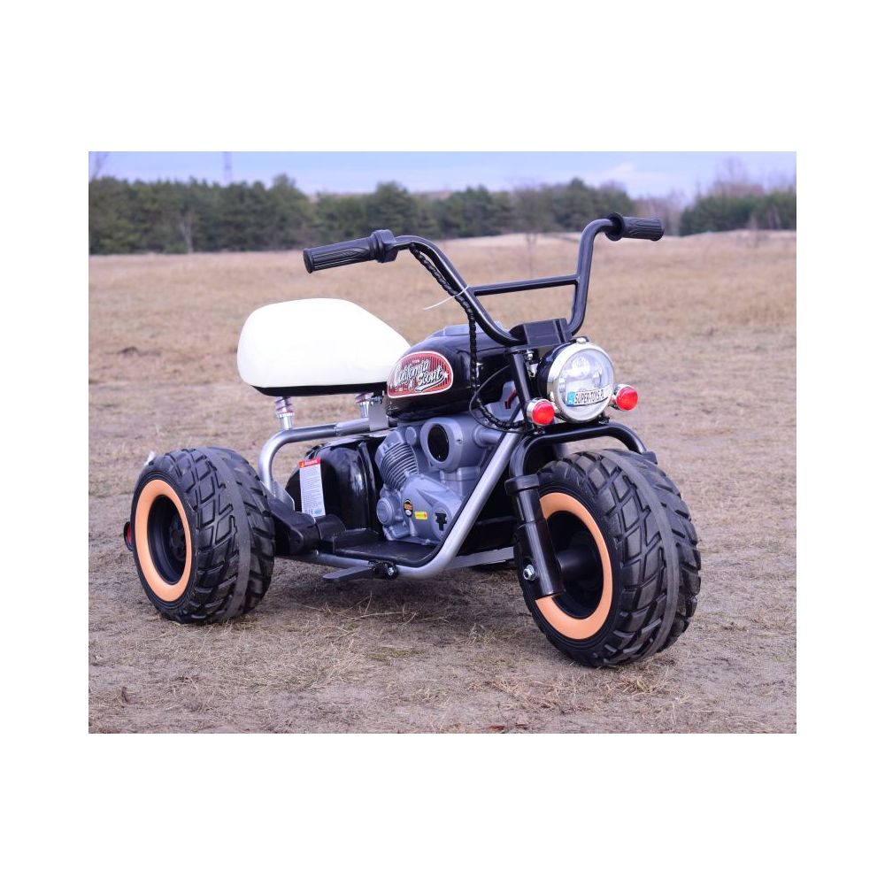 MOTOR CALIFORNIA SCOUT JAZDA NA TYLNYCH KOŁACH - 1600 WAT/LL6688