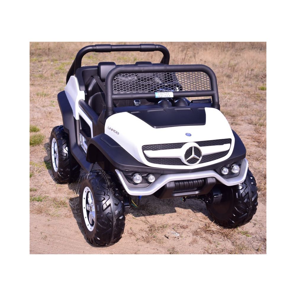 MERCEDES BENZ UNIMOG 4X4, 12 V, 14 Ah, amortizatoriai, minkštos padangos, minkšta sėdynė – puiki galimybė / UNIMOG