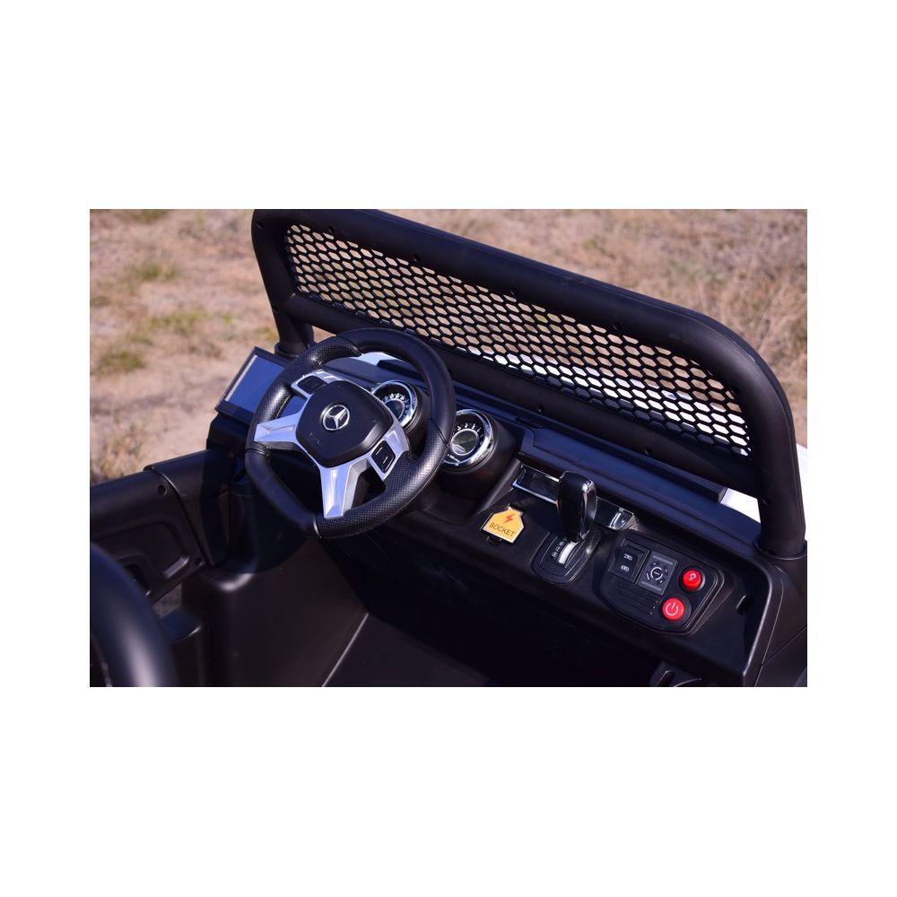MERCEDES BENZ UNIMOG 4X4, 12 V, 14 Ah, amortizatoriai, minkštos padangos, minkšta sėdynė – puiki galimybė / UNIMOG