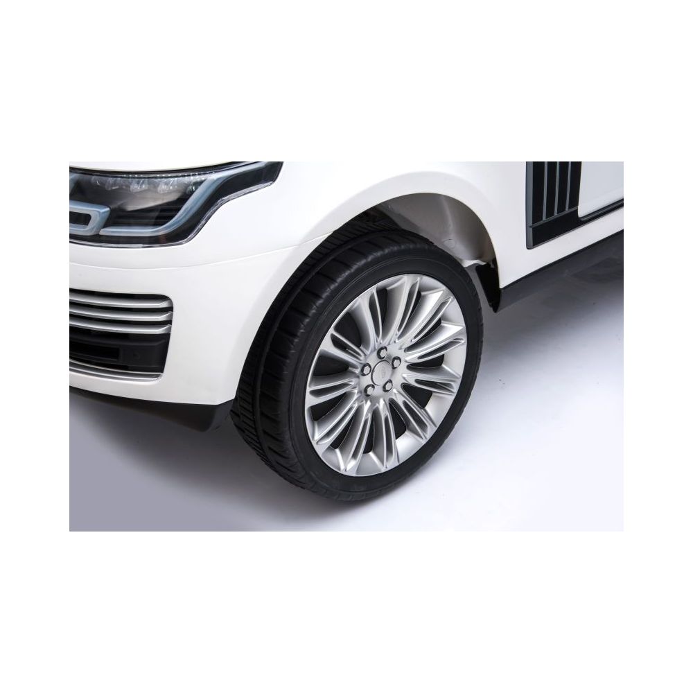 RANGE ROVER – MINKŠTI RATAI, MINKŠTA SĖDYNĖ, SPORTISKAS VARIKLIO GARSAS, VISOS PAPILDOMOS FUNKCIJOS/DK-RR999