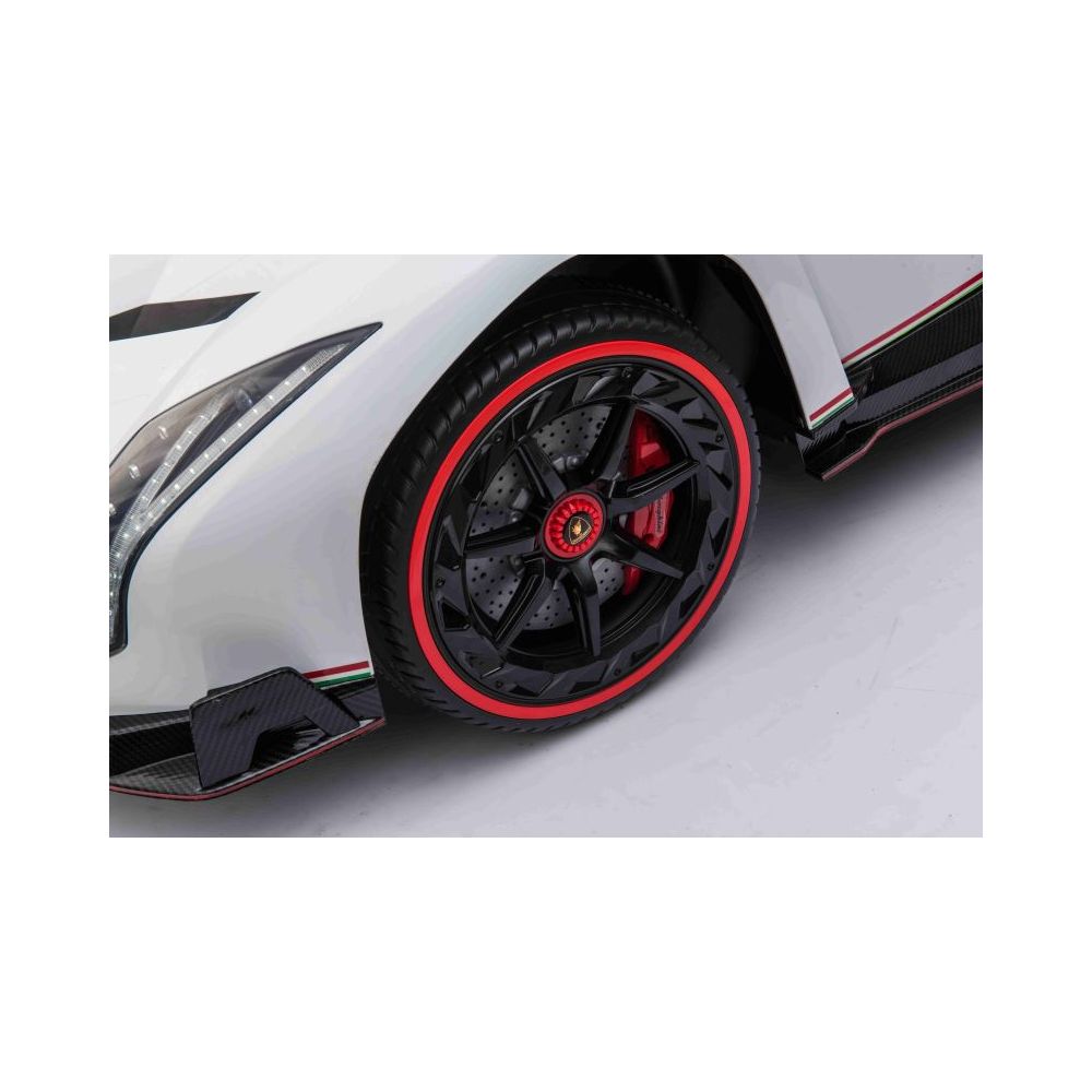 Elektromobilis „LAMBORGHINI VENENO“ SU AKUMULIATORIUMI /XMX615