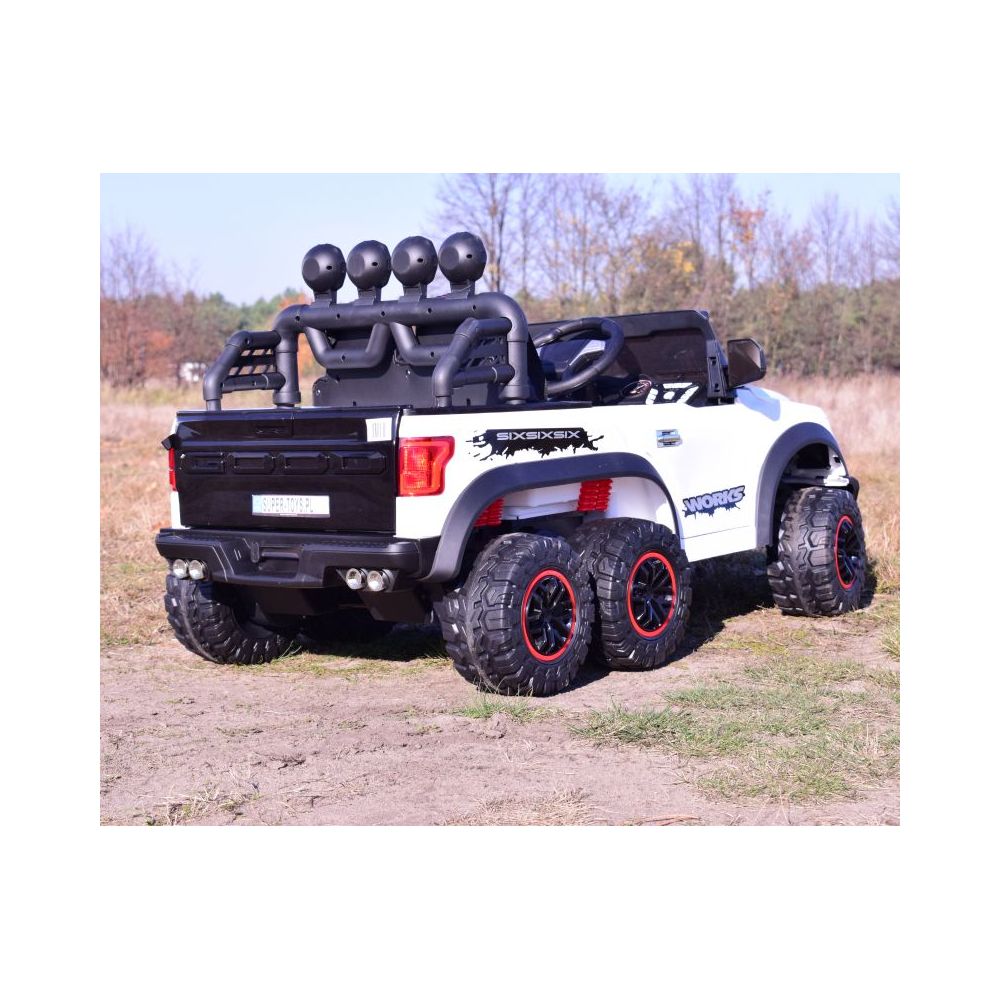 MEGA JEEP WORKS SIX 4X4, 2 X 12V MĘKKIE KOŁA, MIĘKKIE SIEDZENIE/JC003