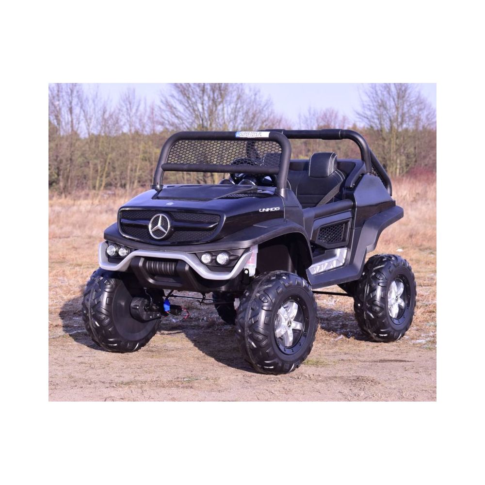 MERCEDES BENZ UNIMOG 4X4, 12 V, 14 Ah, amortizatoriai, minkštos padangos, minkšta sėdynė – puiki galimybė / UNIMOG