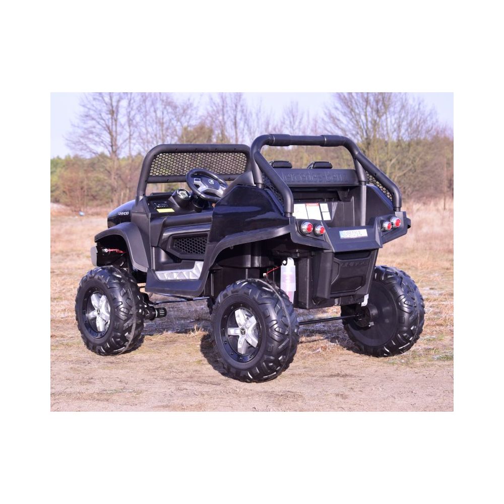MERCEDES BENZ UNIMOG 4X4, 12 V, 14 Ah, amortizatoriai, minkštos padangos, minkšta sėdynė – puiki galimybė / UNIMOG